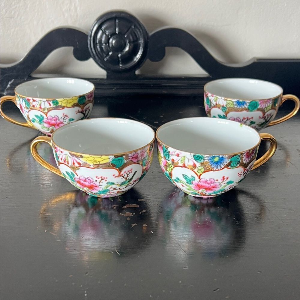 Set of 4 vintage Chinese tea cups